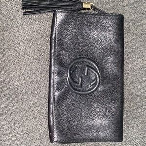 Black Gucci soho clutch with tassel
